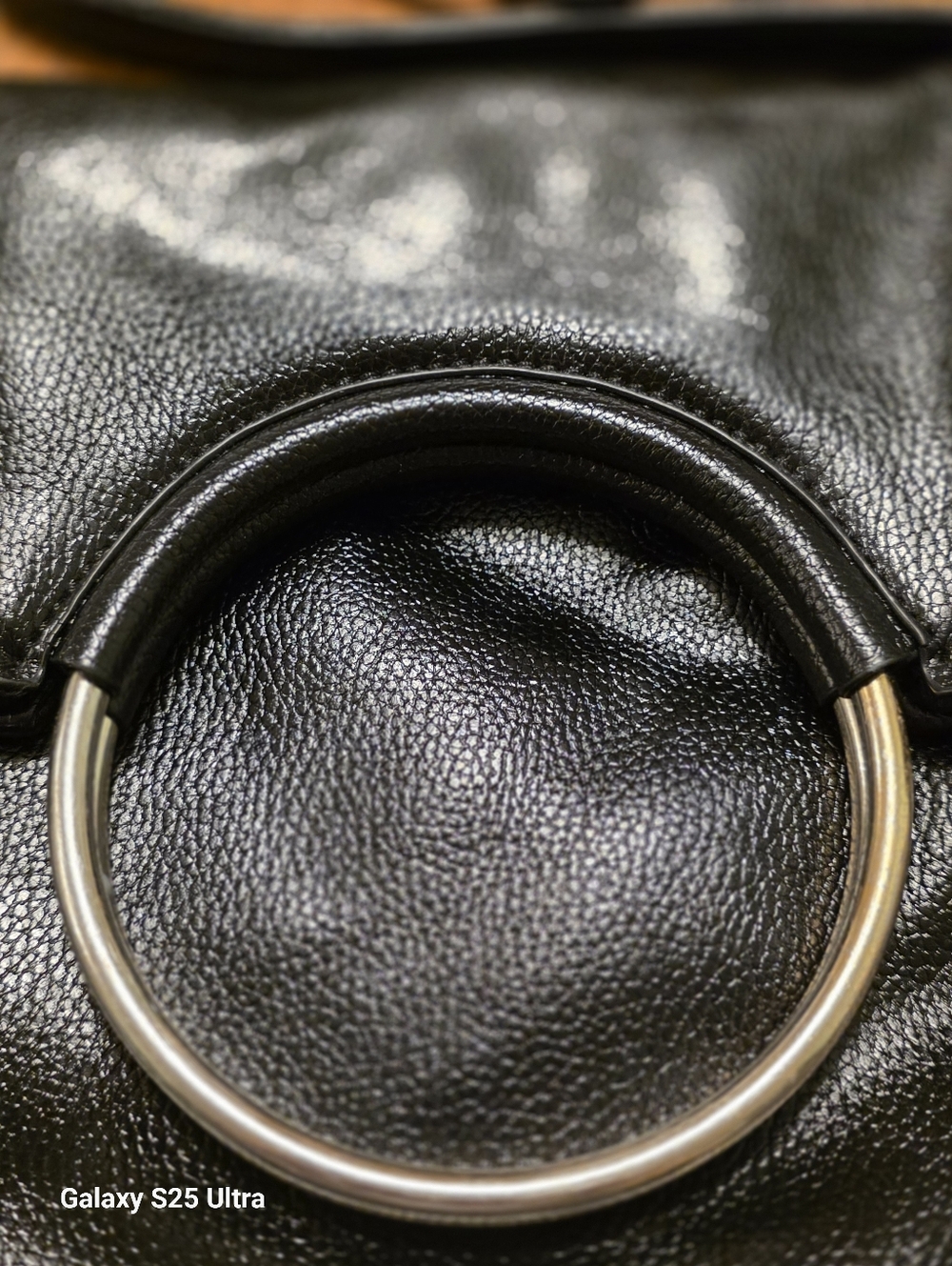 STUNNING Butter-Soft Vegan Leather Fold-Over O-Ring Crossbody Bag/ Clutch - Picture 9 of 16